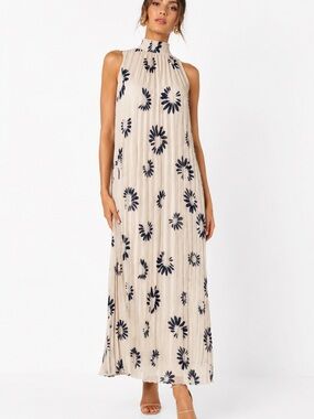 HALOGEN Halter Neck Chiffon Cream Pleated Maxi Dress w Black Daisy Print